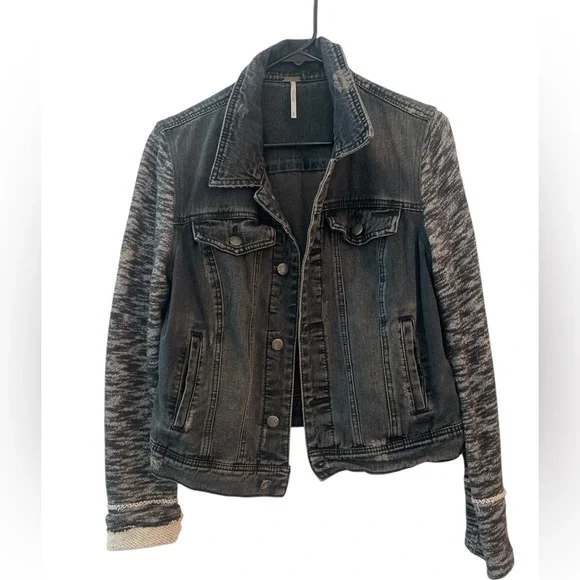 Free People Distressed Mixed Media Denim Jacket Black Sweater Sleeves – M - Picture 4 of 9